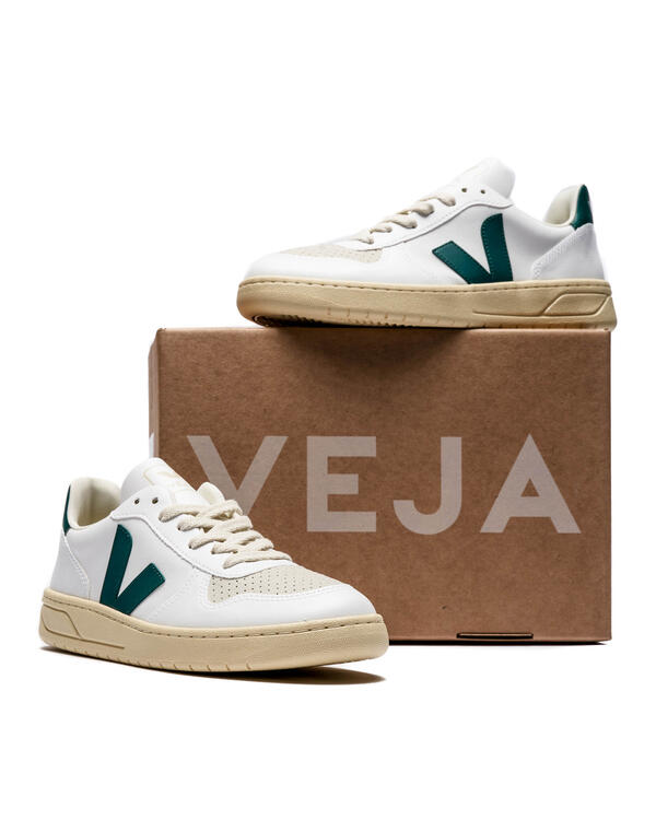 Veja cheap v10 green